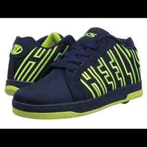 EUC Boys Heelys size 6. Black with volt.